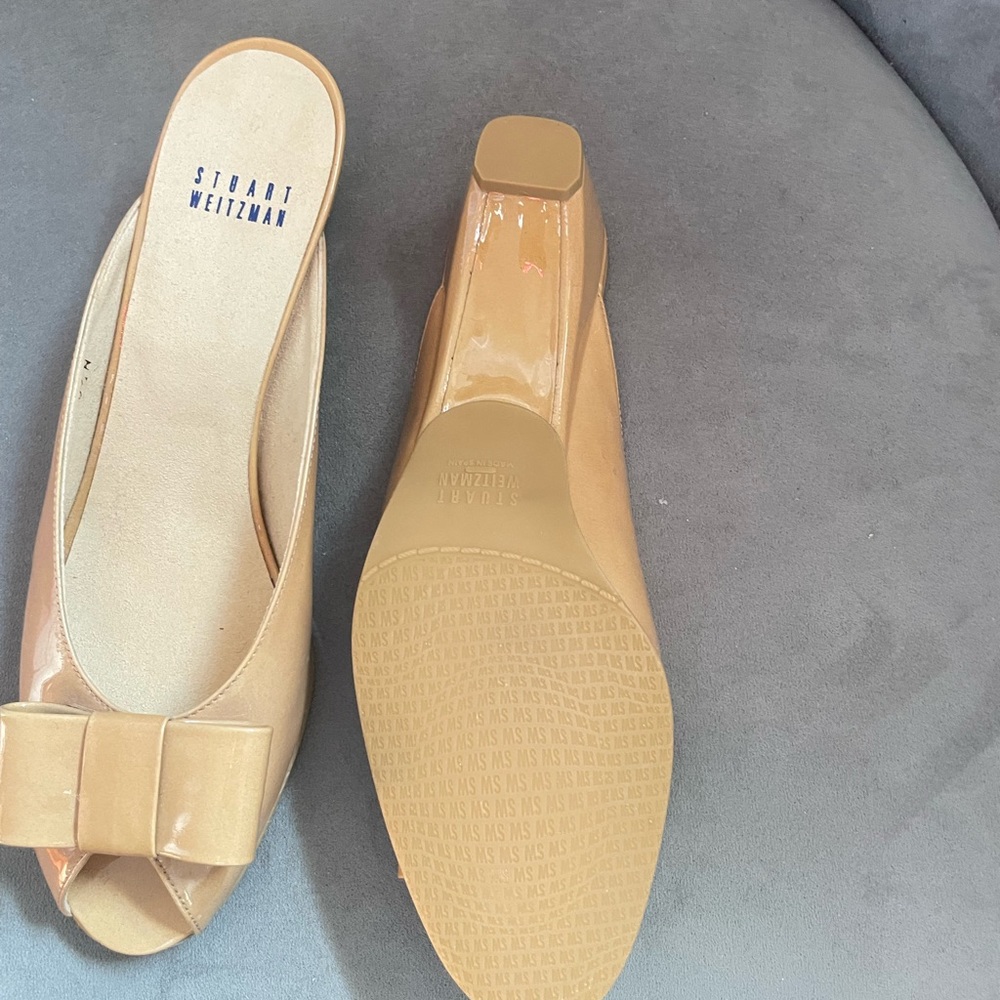 Stuart Weitzman - Picture 4 of 6